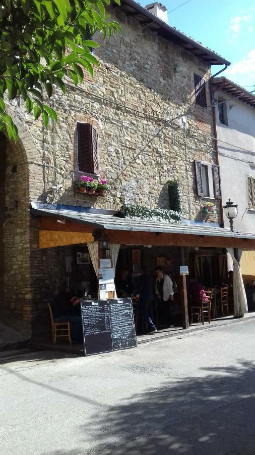 Tia Casa Vacanza Bevagna Bagian luar foto